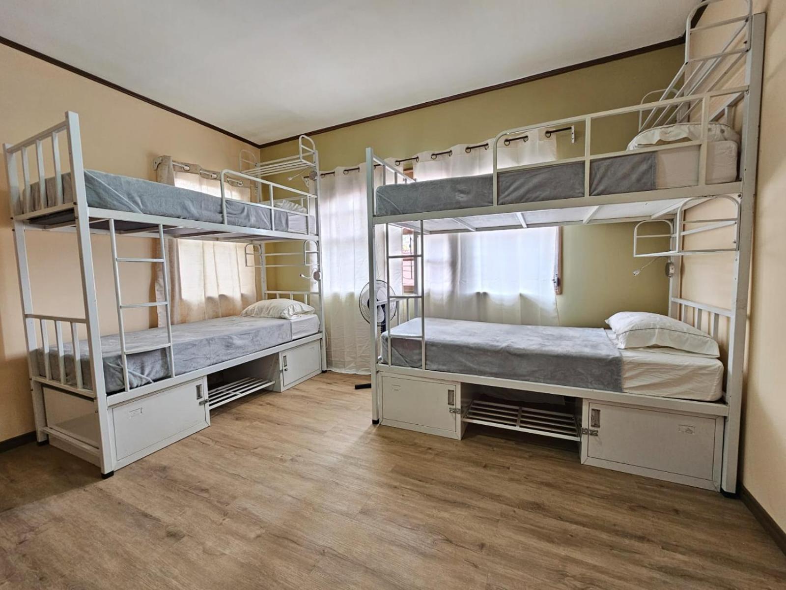 Hostel La Cali Inn San Jose  Ngoại thất bức ảnh